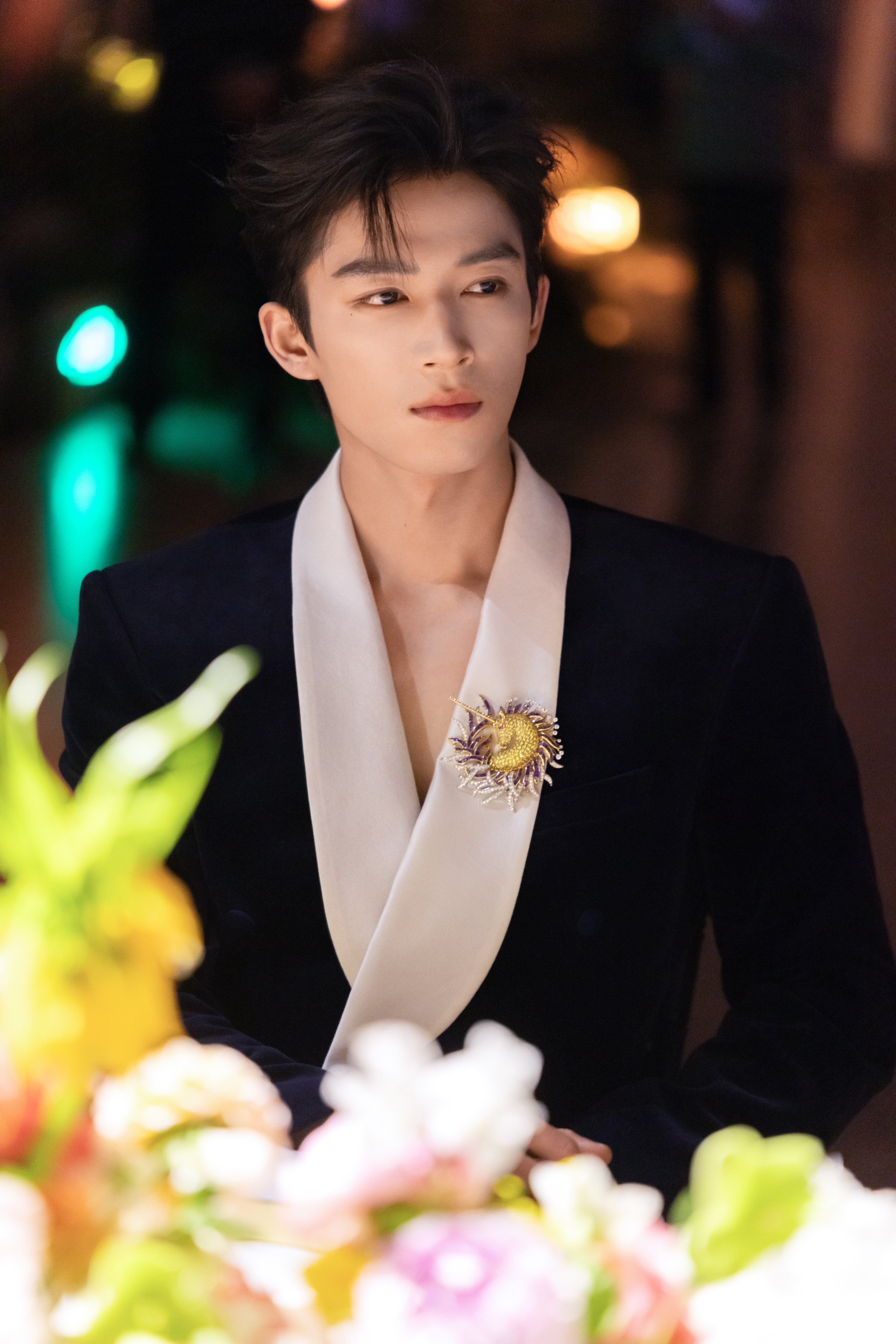 王星越 ｜ Tiffany三里屯开幕02 年的哦 ！王星越这个气质表现已经相当成