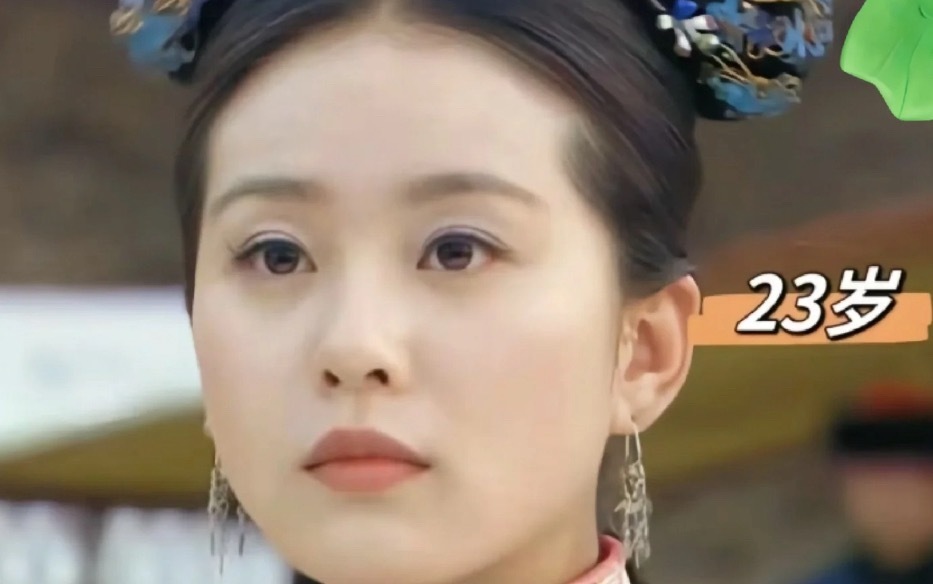 嘴唇饱满，显年轻！怪不得欧美喜欢厚唇化妆就要找出特点。 