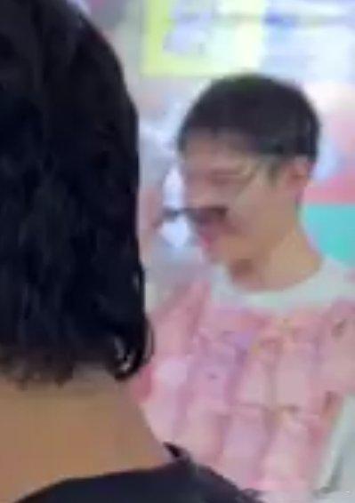 你两这是什么造型哈哈哈哈哈哈哈 