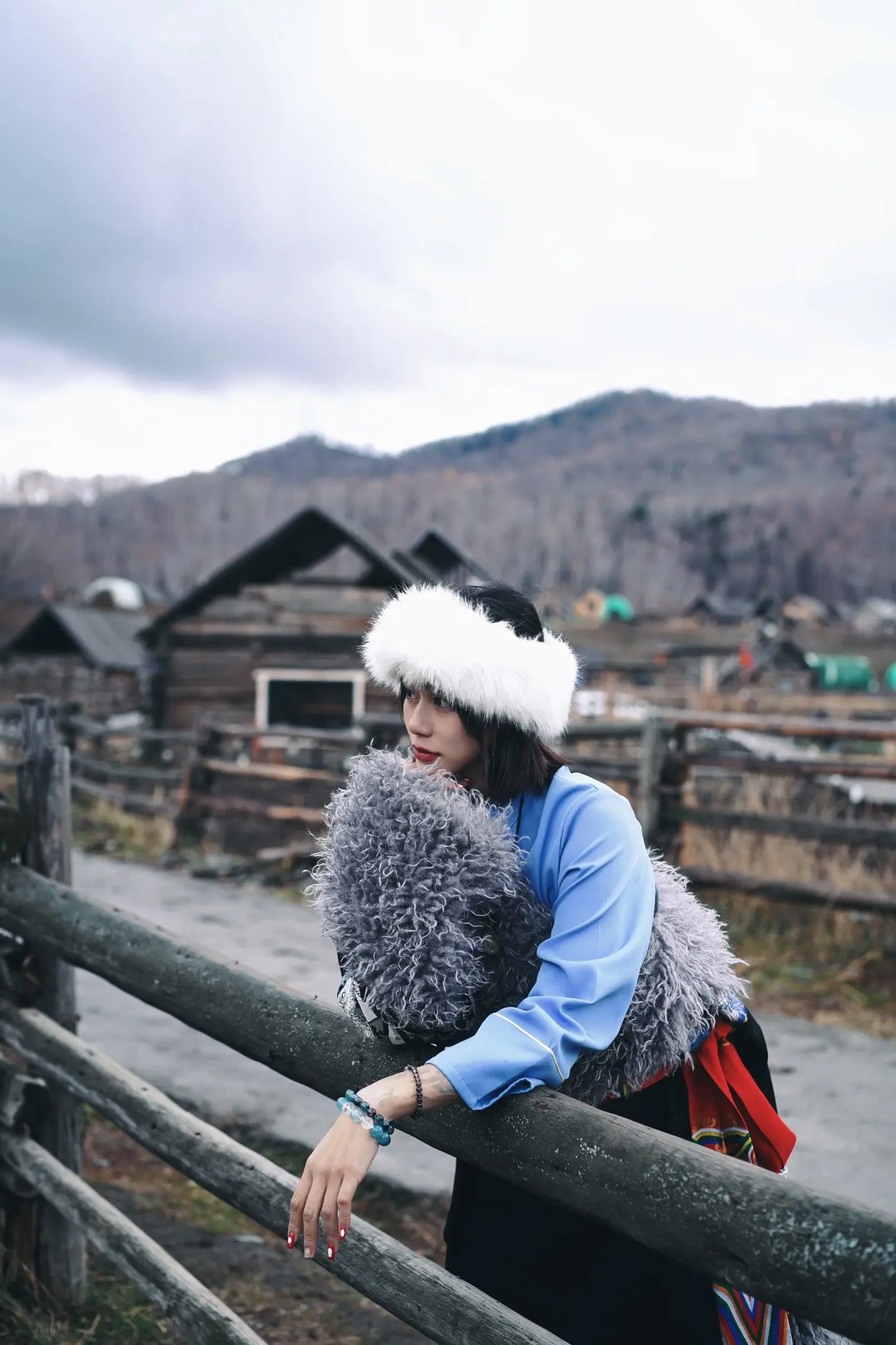 别再下雨了🙃 玩累了我想回家这里都是雨😭