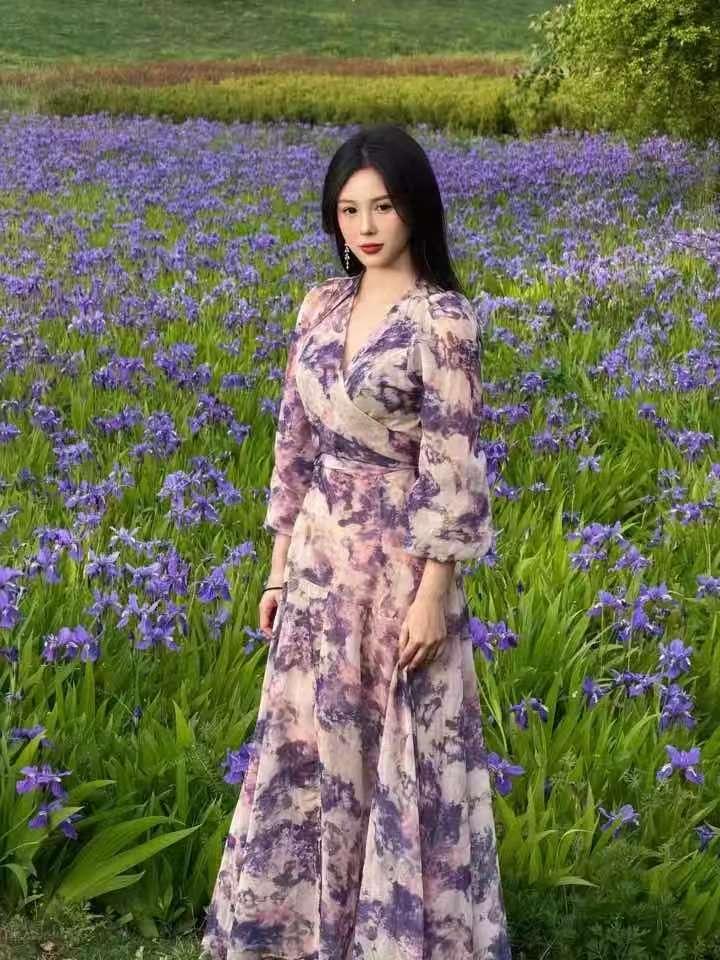 是她
