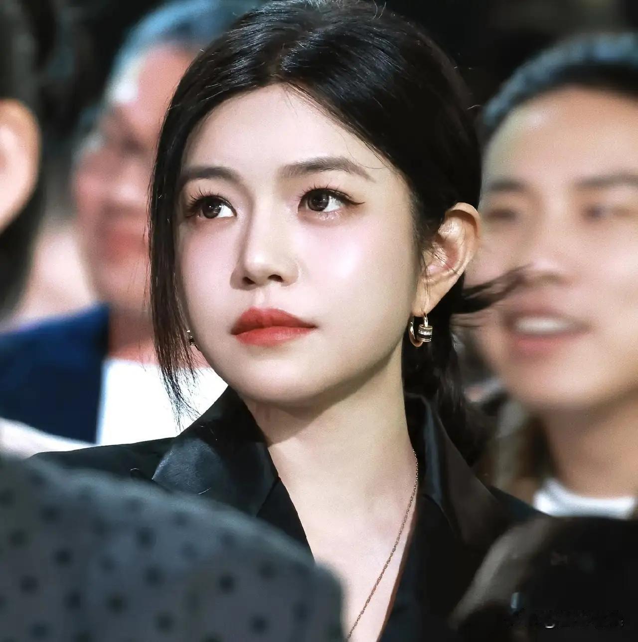 陈妍希这波操作，算是把“不忍了”三个字写在了明面上。4月22号中午她突然冲上热搜