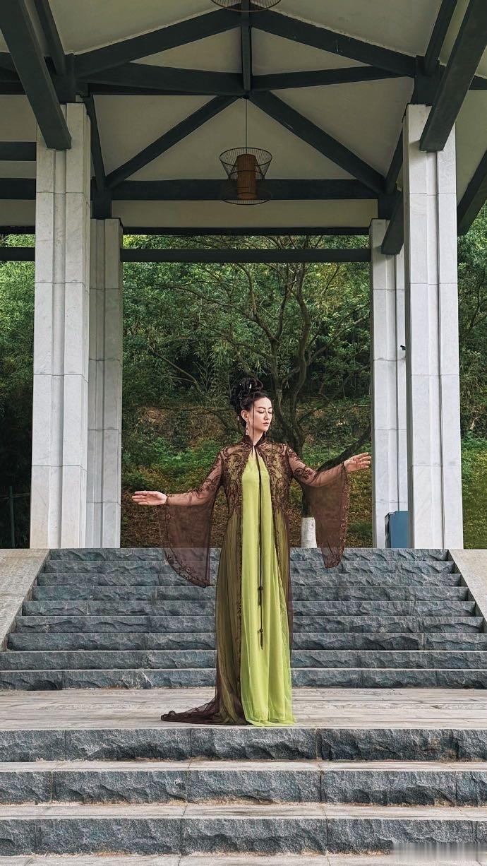 歌手第八期彩排音源 者来女版本的玉盘即将来袭，这一刻的我是真的蛮期待，也蛮好奇到