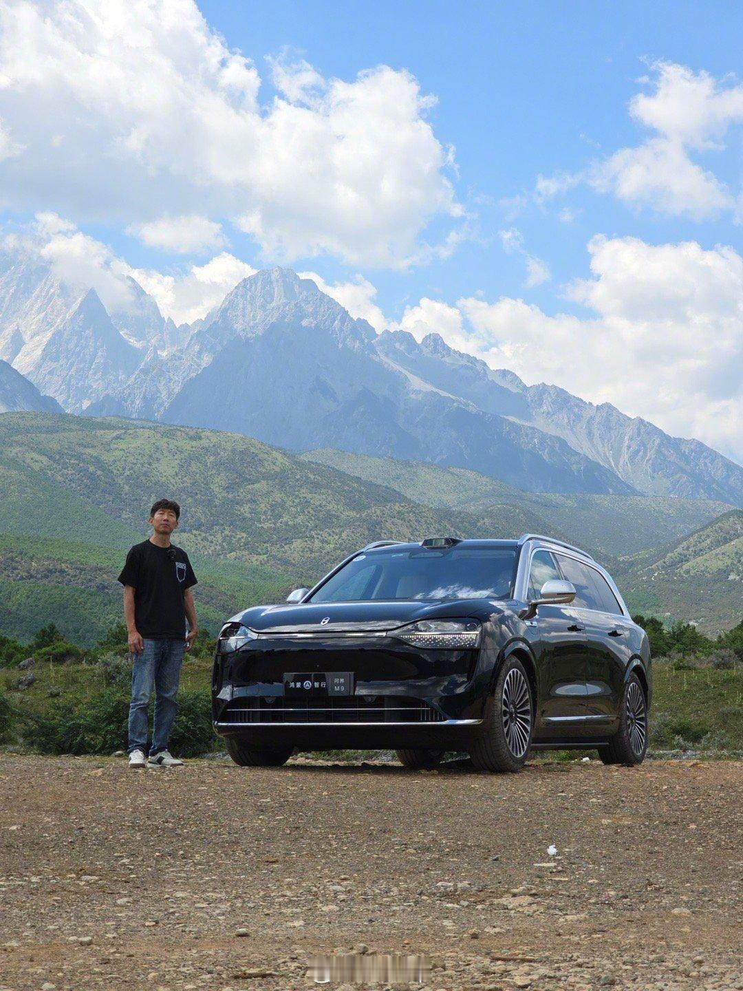 我建议，买问界M9大五座，送华为三折叠手机。这样抢不到手机的人就会去买车了，我真