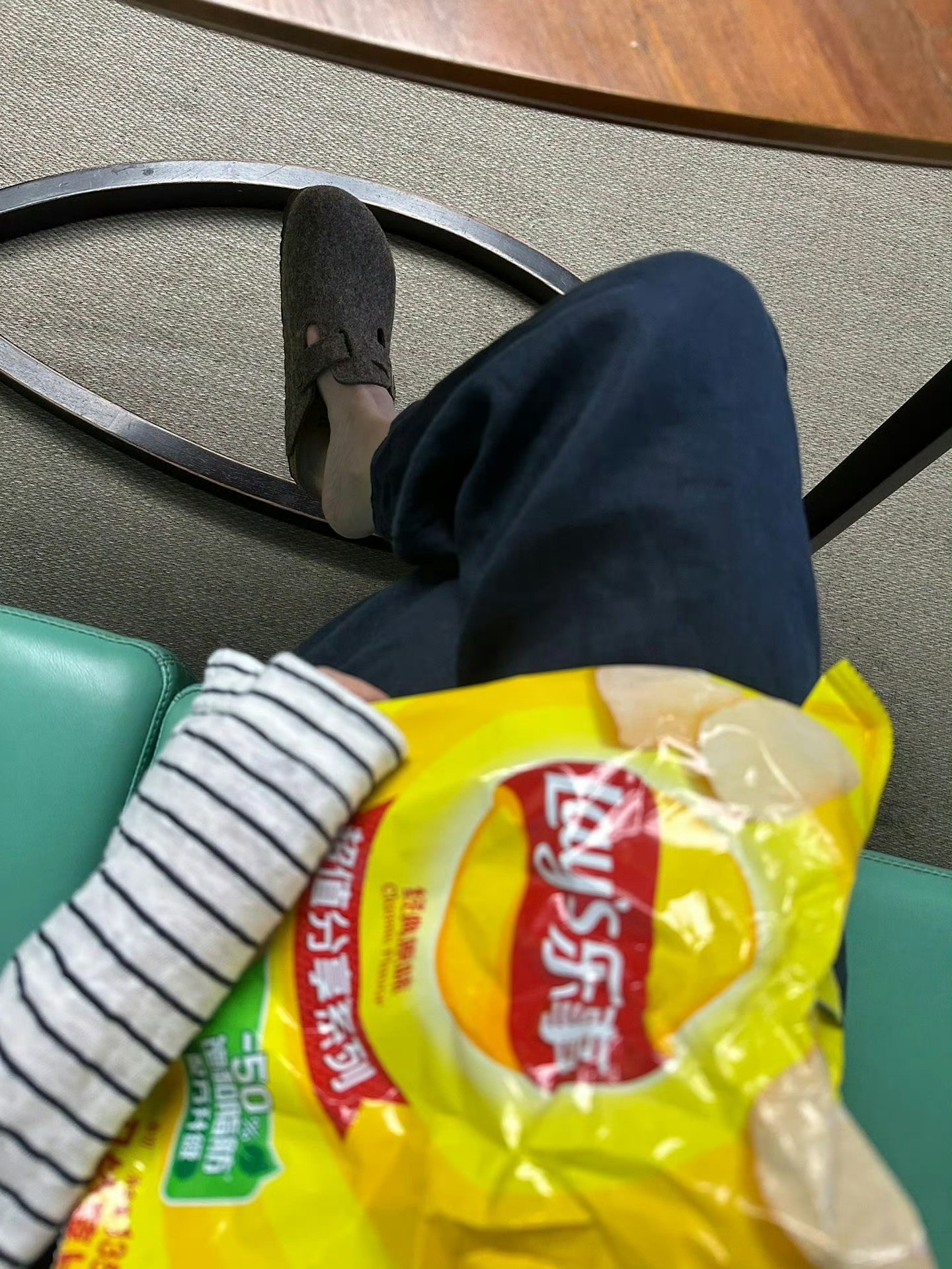很多底层的父母 只想指导子女 如何省钱目光短浅 为了那点碎银 阻止了孩子一次次尝