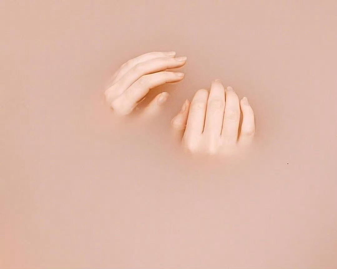 真正的贵人，不是有钱人，不是有权人，不是遇事能帮你平事的人。而是在你没有方向的时