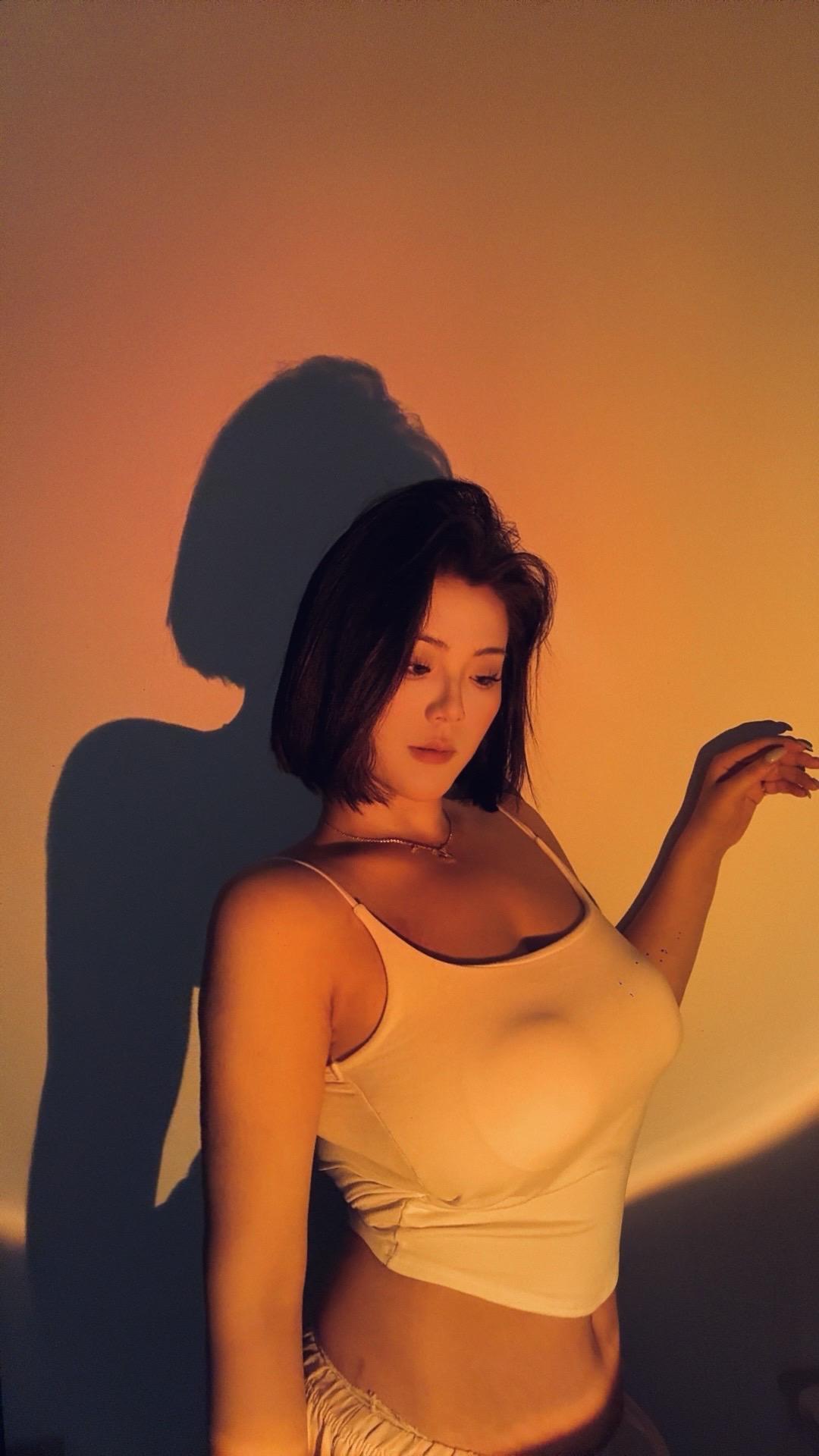 最好的状态就是不属于任何人 也不拥有任何人 减少期待 好好生活