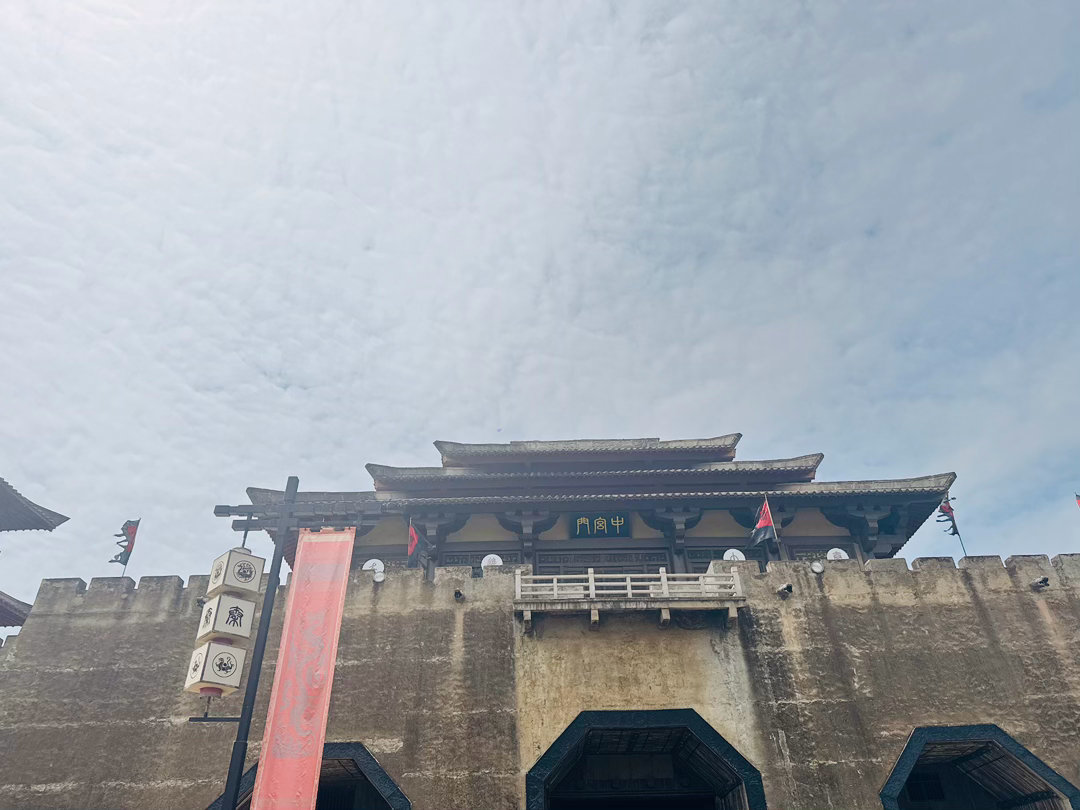 每个孩子都是一座宝藏只有厚积薄发的惊喜。熬过无人问津的时光，稳住初心与脚步，默默