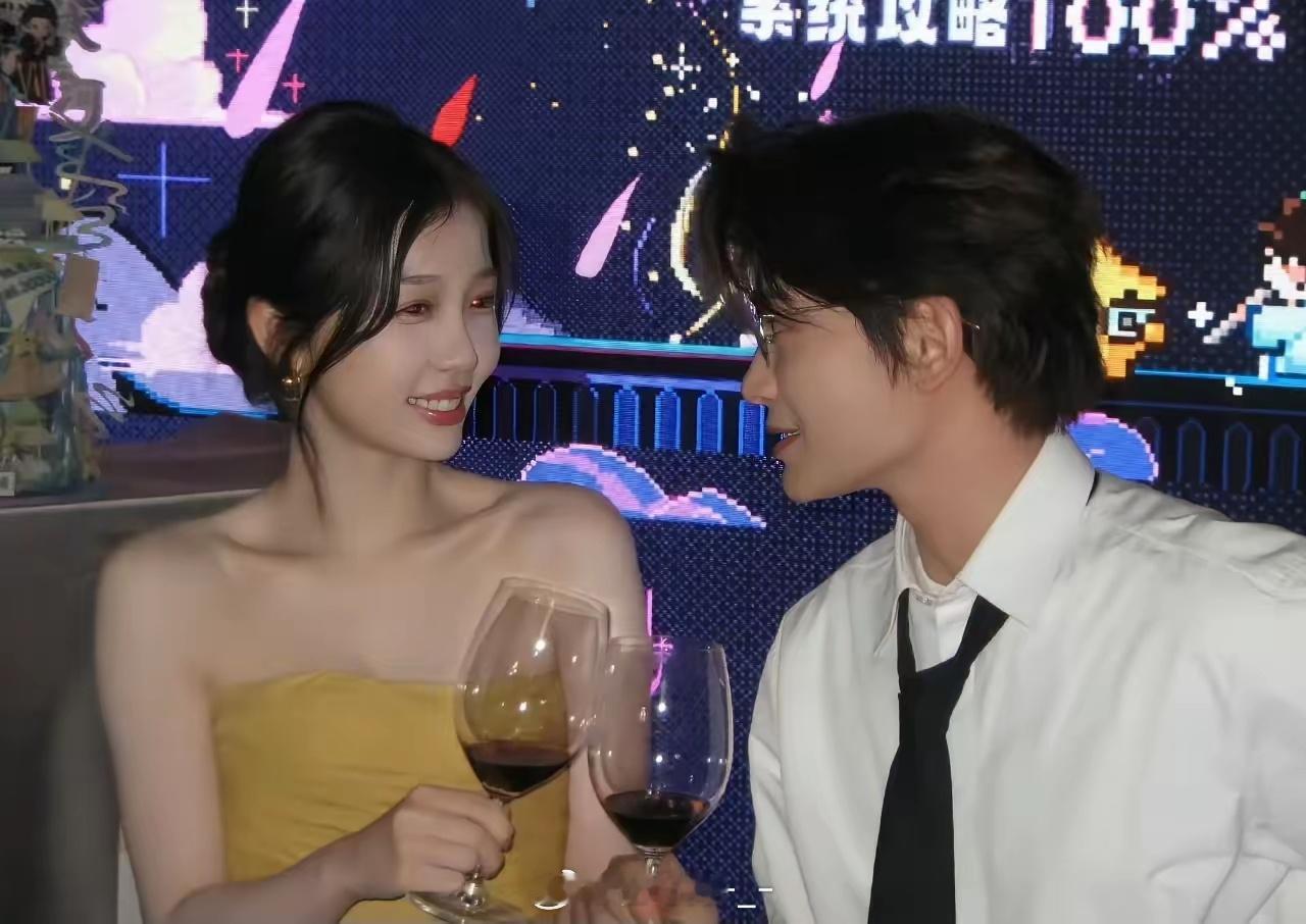 永夜星河庆功宴，虞书欣、丁禹兮、祝绪丹、杨仕泽的同框比心合照，谁的状态更好？ 