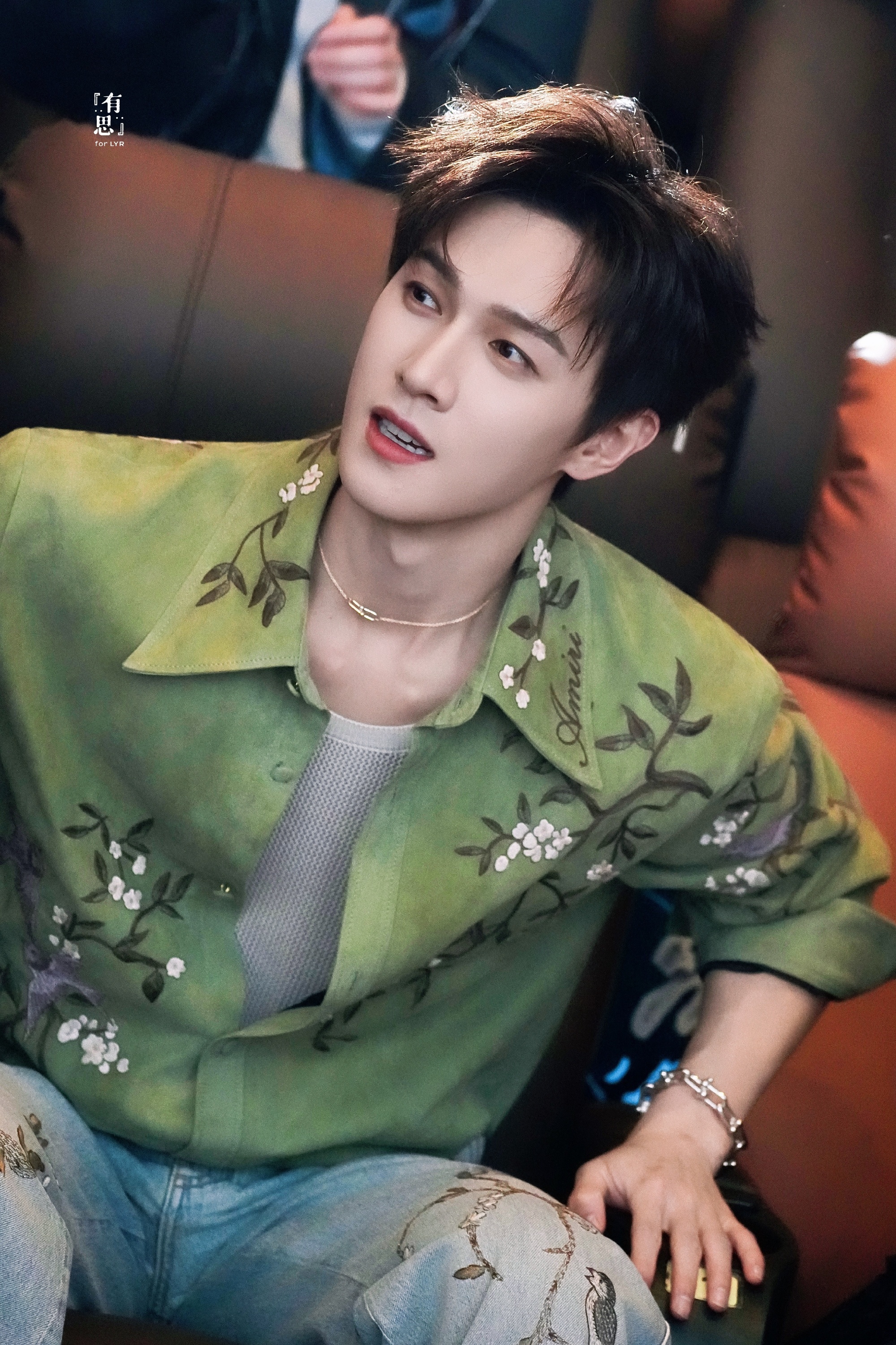 找媒体的李昀锐 他找媒体的那个样子，像极了我在商场找不到厕所的慌张。李昀锐你怎么