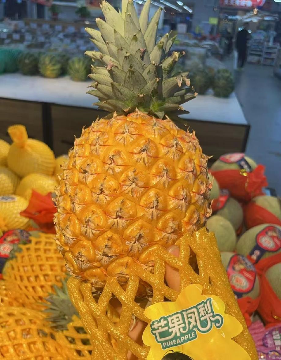 什么样的人生才是完美人生身边有喜欢的人相伴；做自己想做的事：挣到需要的钱；有健康