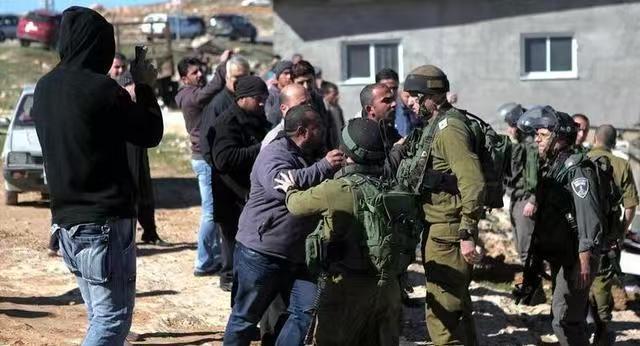 惊出冷汗！伊朗突然收网，抓100多人、缴6000件间谍器材，中东暗战彻底摊牌！中