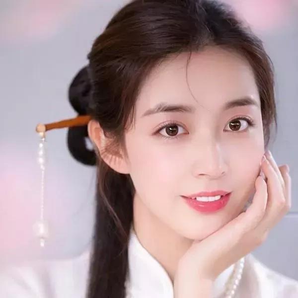 温柔古风少女，恬静如画温婉国风美人 淡雅少女 温婉古风美女 温婉古风小仙女 古典