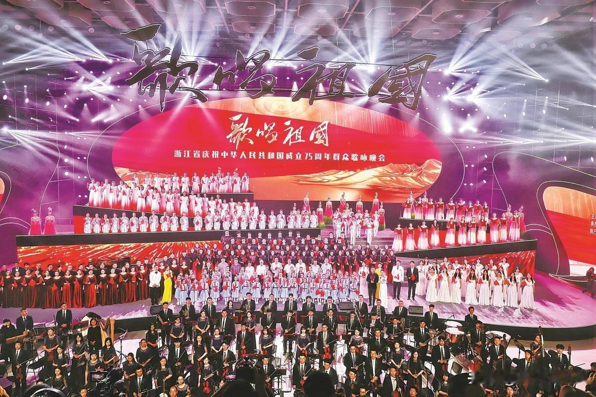 能够引起共鸣的红色歌曲，是不会被任意改编的，不要低估大家的智商。
经常在公共广场