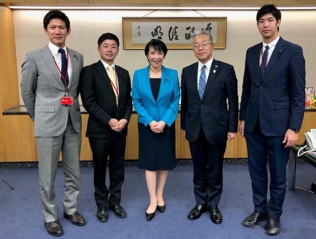 最打脸的现实！高市早苗疯狂反华，自家孙辈却扎根中国求学
 
国际政坛最讽刺的名场