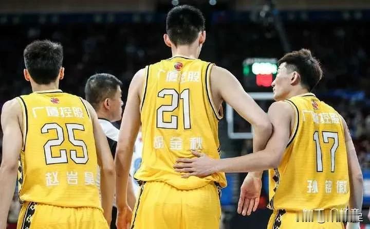 事不过三！
2021-22赛季，广厦满营伤兵输了总决赛！
2022-23赛季，广