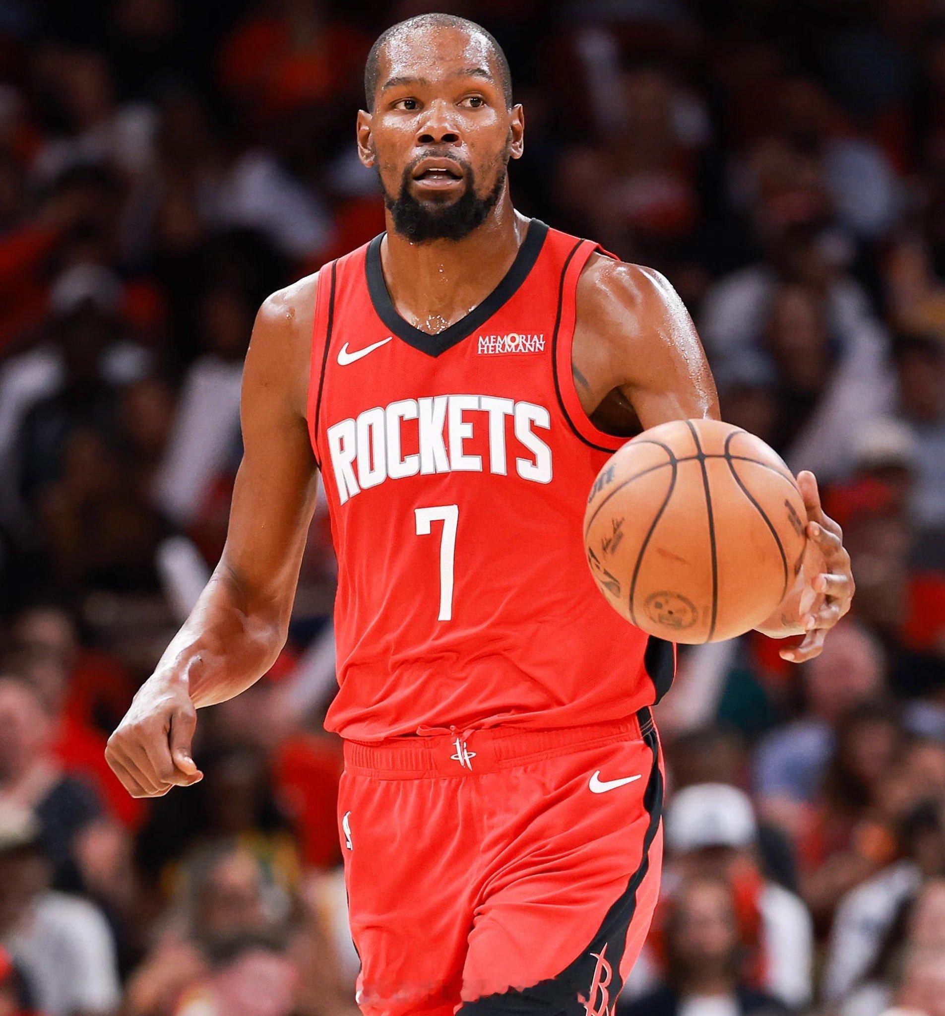 记者：“你们在一场全美直播的比赛里赢了20分，你认为这让球迷们看到了什么？”杜兰