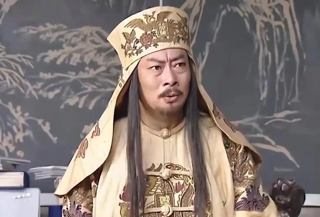 韦昌辉杖责数百、下不了床;石达开呢?岳父挨了顿板子。

同样是杨秀清逼出来的仇,
