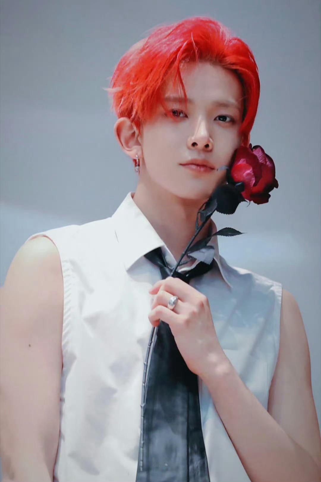 人比花娇🥀李羲承 ​​​