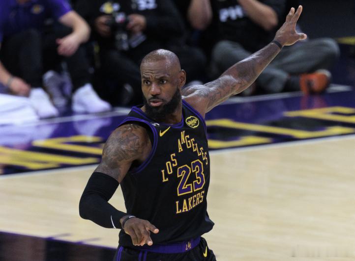 据ESPN名记Shams报道，詹姆斯经纪人里奇·保罗透露，詹姆斯不会选择退役，将