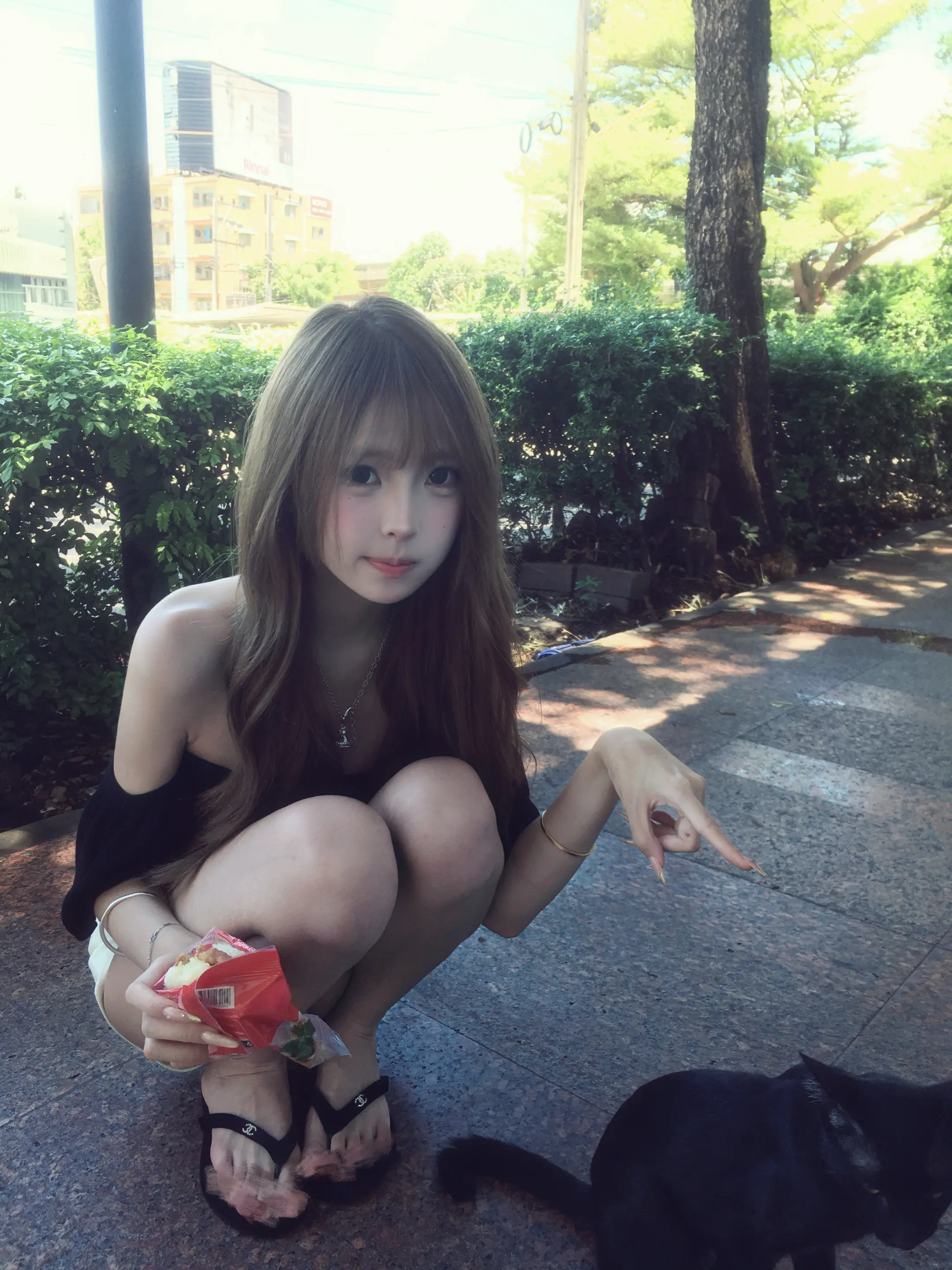 女孩你好 你不需要别人来衡量你的价值 爱自己就是最有价值的事情