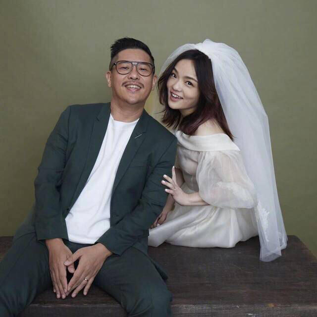 徐佳莹方回应婚变曝徐佳莹比尔贾婚变 据台媒爆料，婚姻疑似有变，知情人士称两人孩子