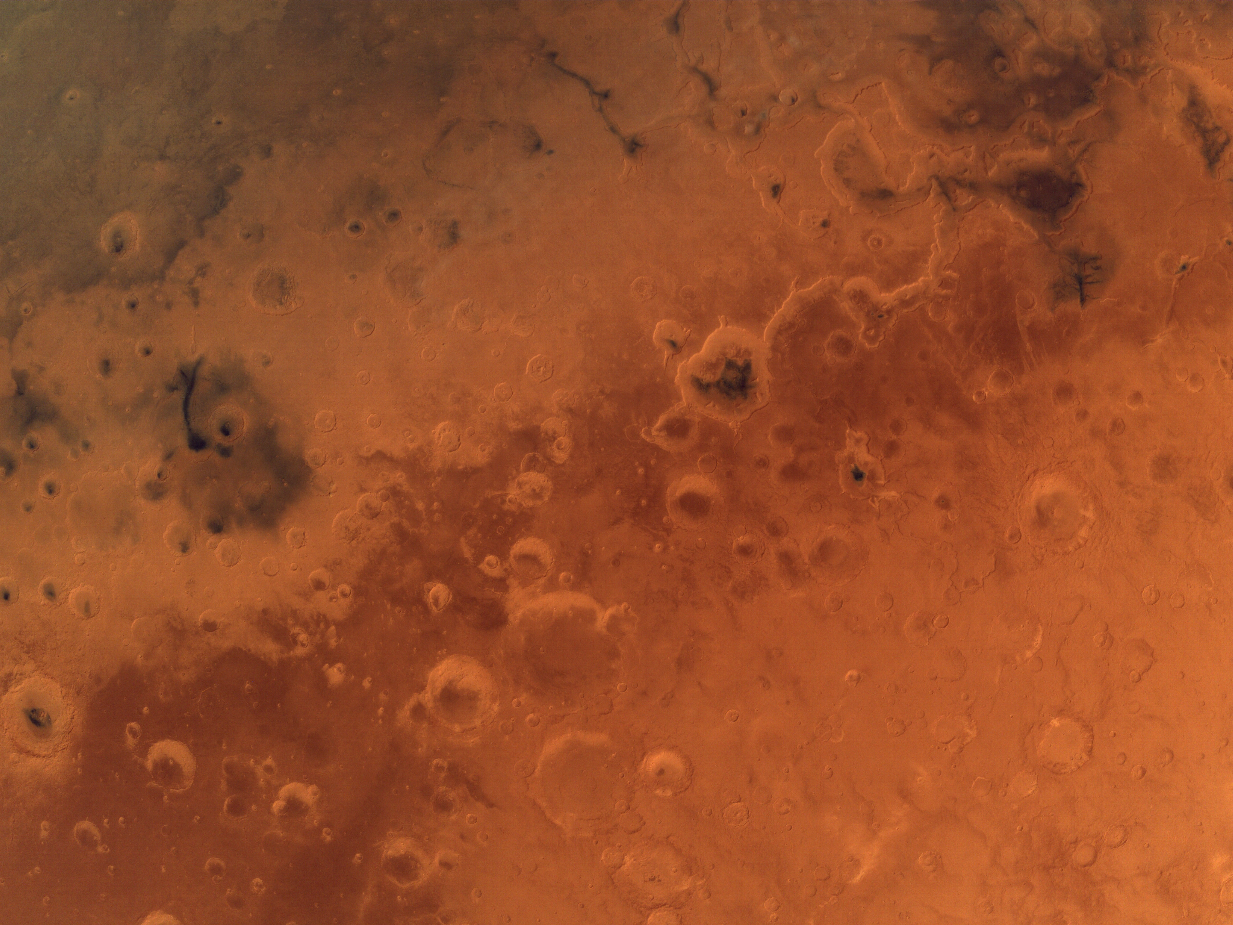 天问一号环绕器中分辨率相机2025年10月27日拍摄的火星奥卡万戈峡谷群（Oka