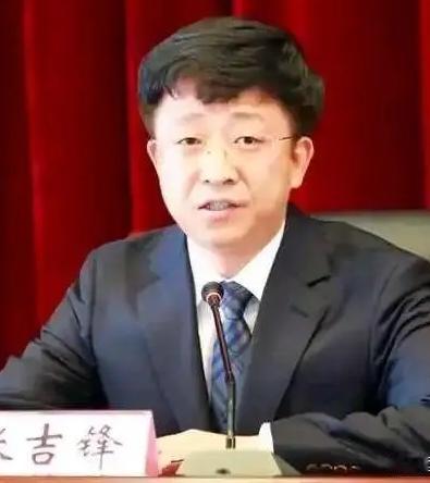 今官宣的吉林工商学院的“75”后的张吉锋，曾任珲春市长，延边副州长和白山市副书记