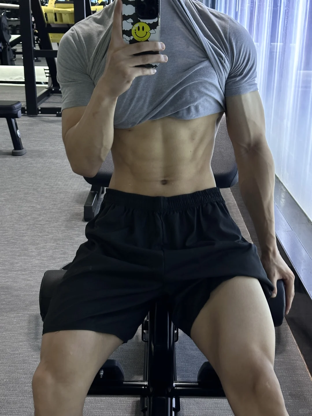 练完腿 腹炸了