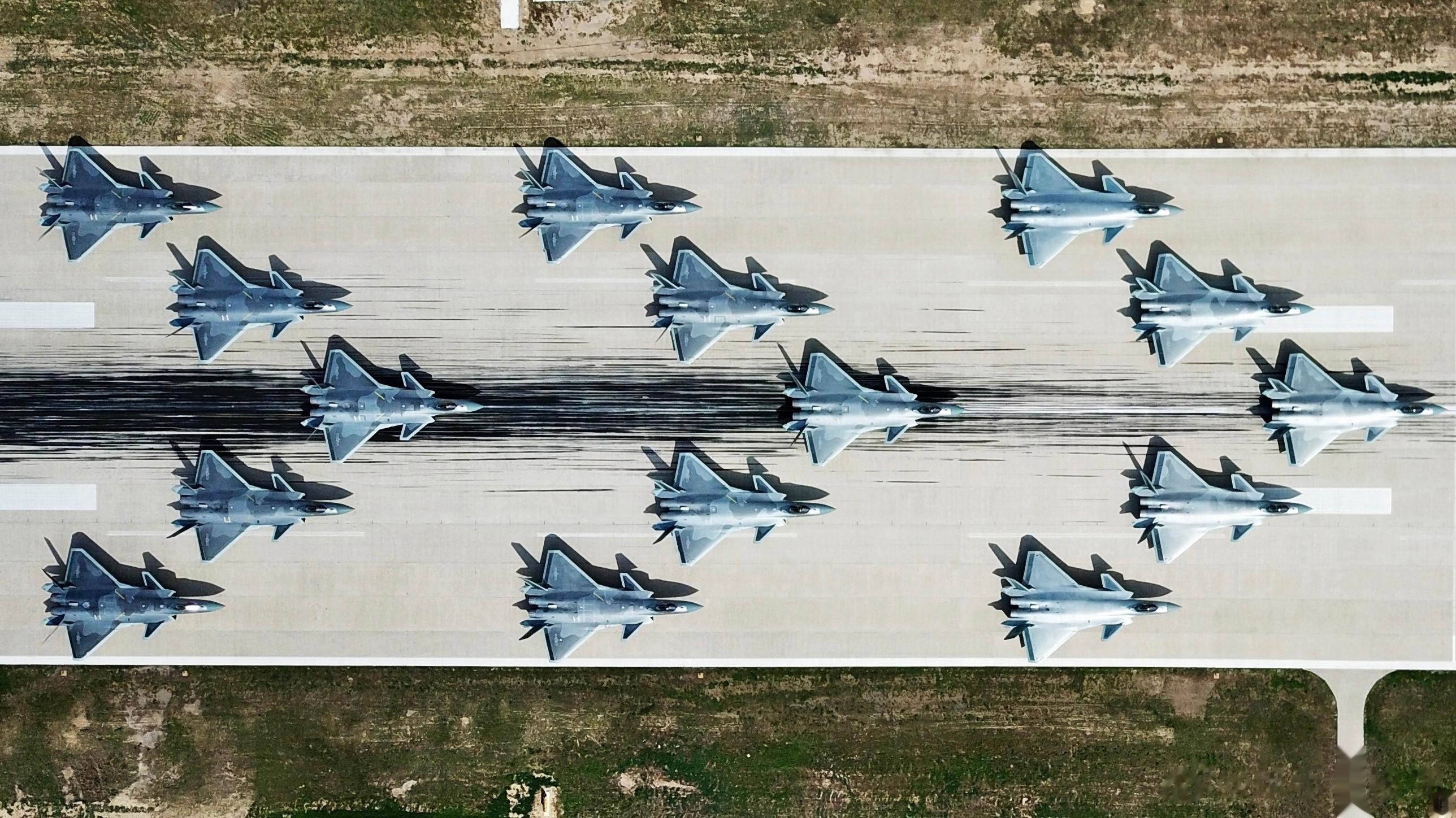 好家伙，这下歼-20战机年产120架的传言成“可靠报道”了！本来只是施佬和阿怡（