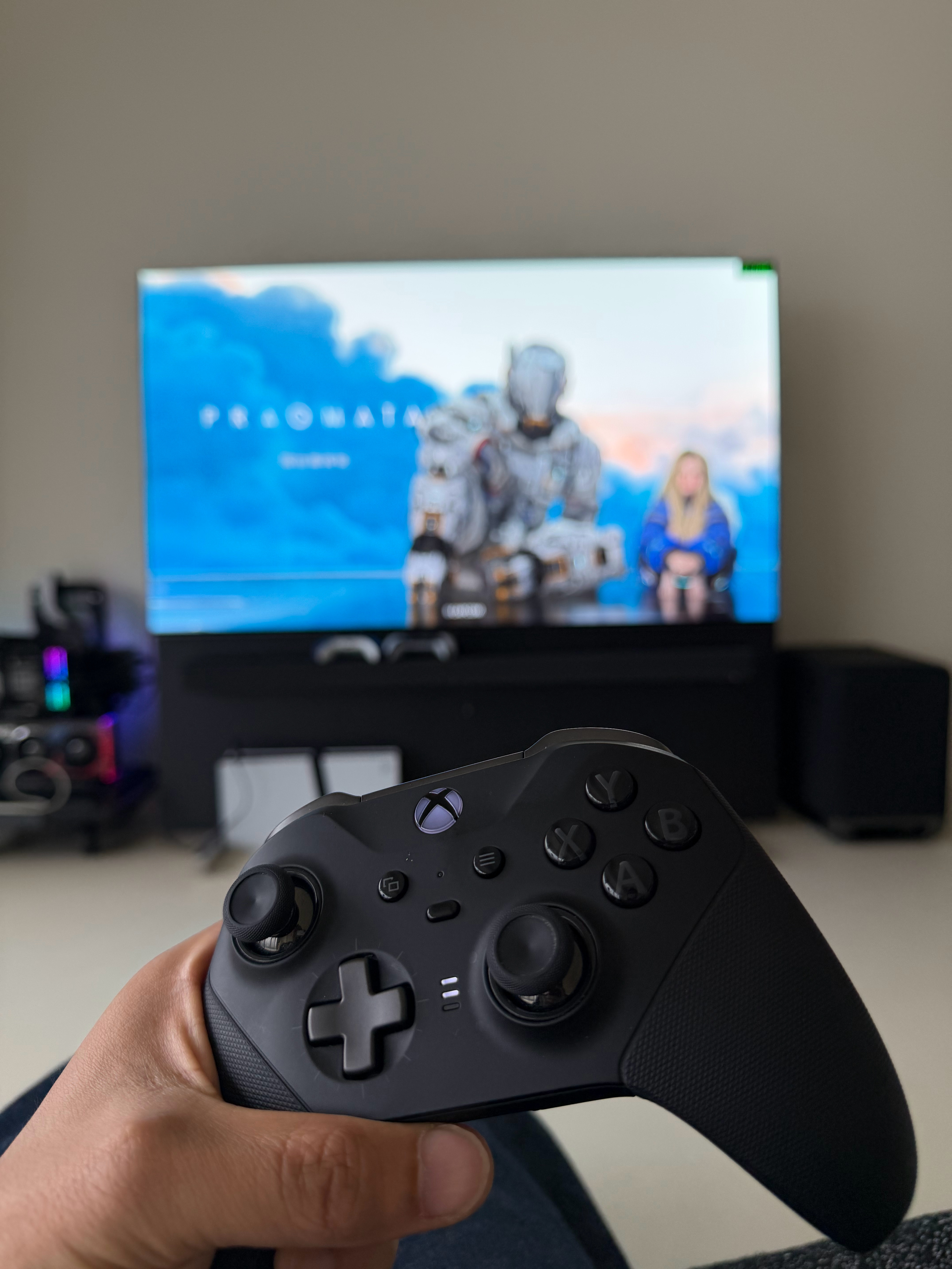 这个破 xbox 精英手柄怎么搞啊，玩识质存在，这个 B 按键经常不回弹...换