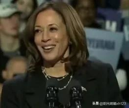 美国大选几位竞选人
表现打分
1.拜登:30分
大选的表现堪称灾难级
2.万斯: