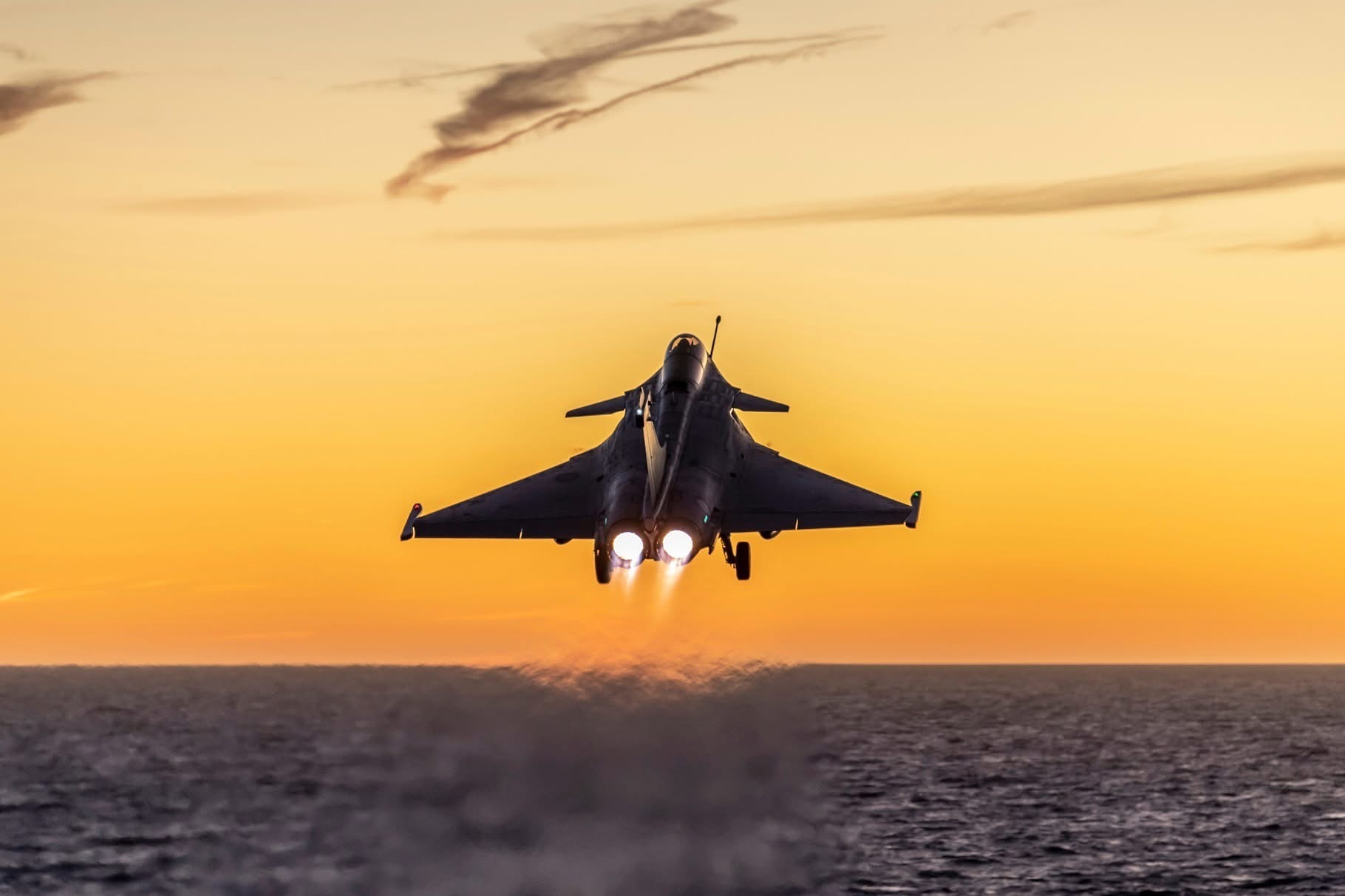 今日阵风今日台风 早安，起飞法国海军阵风M和英国空军台风Photo credit
