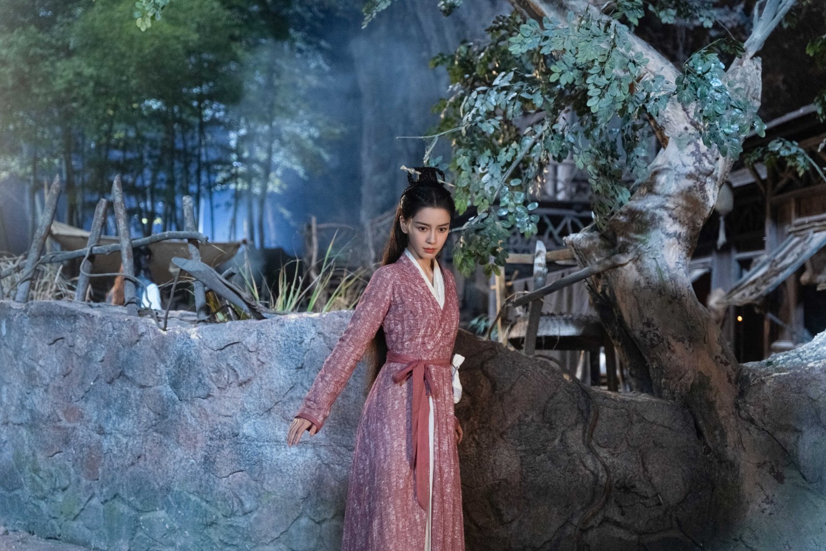 angelababy angelababy 待春意渐浓，愿许春风赠你一片夏