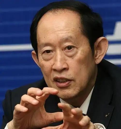听过王立群教授讲历史就能有个总结：：“不论封建帝王的口号多么宏大，无非就是打江山