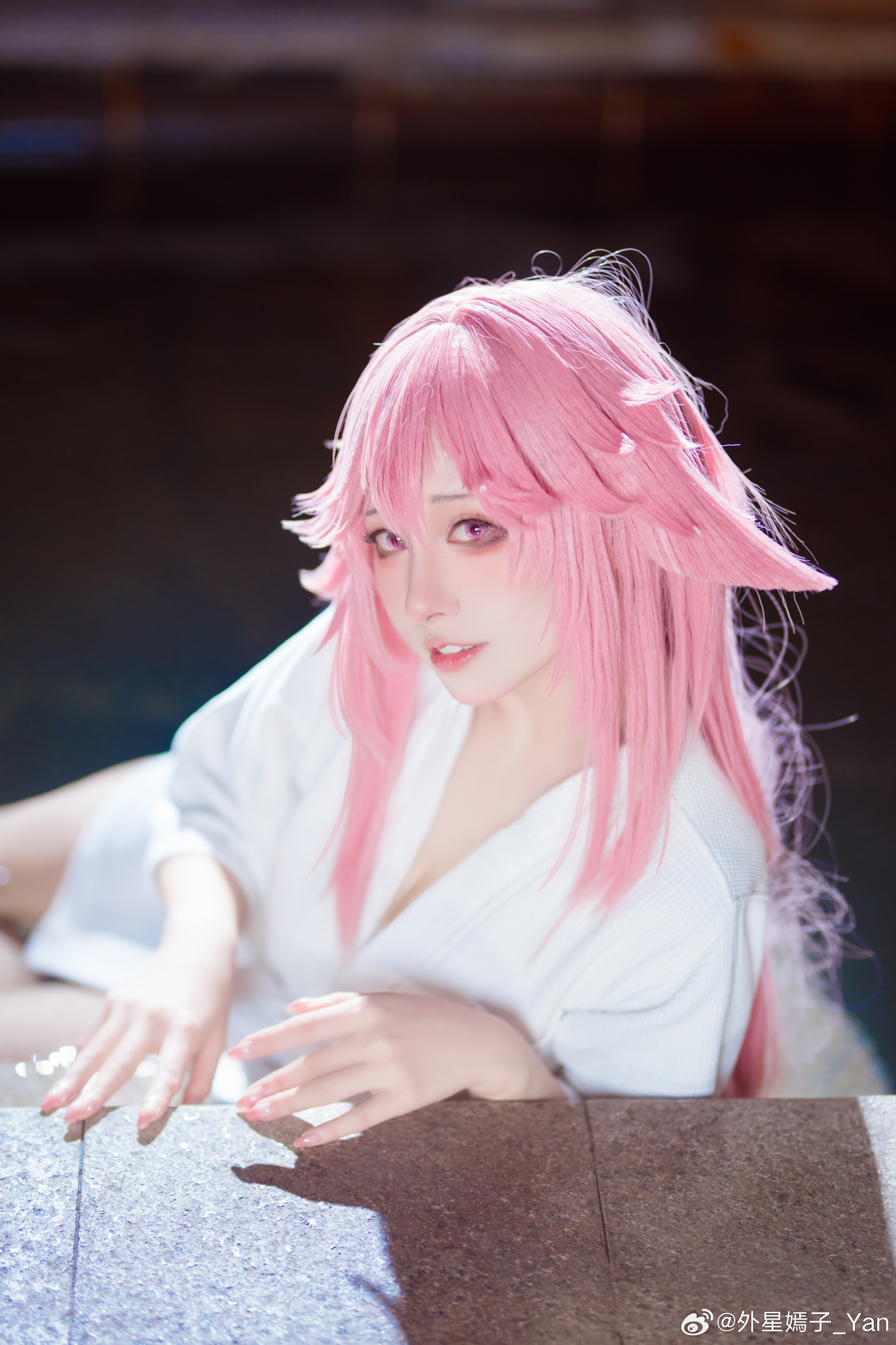 #外星嫣子Yan[超话]# 今夜的月光如此清亮，不做些什么真是浪费。随我一同去月