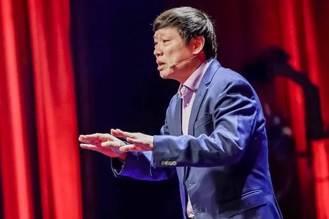 胡锡进表示：促进消费应当就从减少加班做起
讲道理，能打败老胡的只有明天的老胡，而