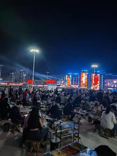 淄博烧烤没秘方！就靠这2招，小生意也能从冷清做到排队！

2023年的淄博烧烤，