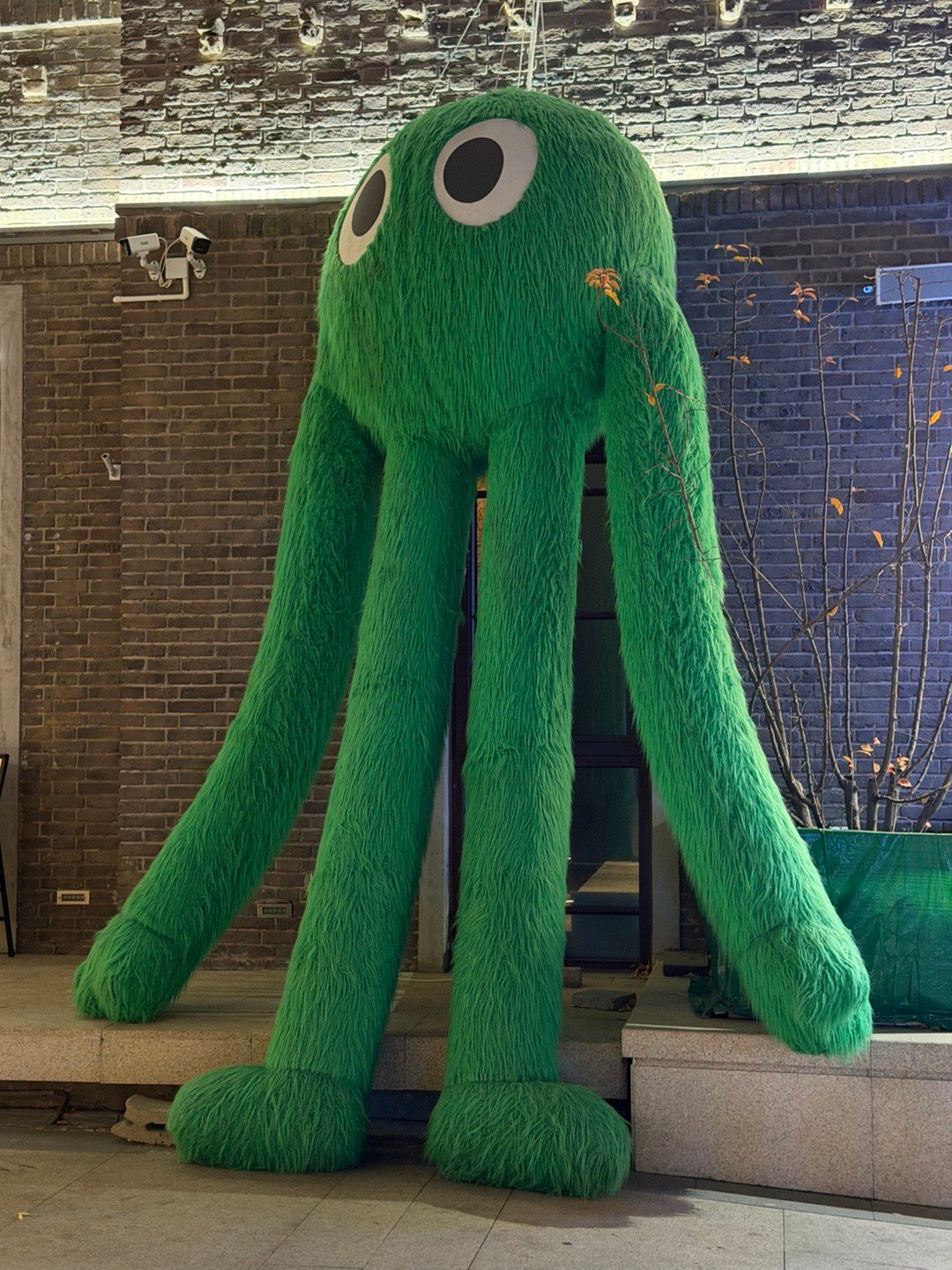 在这么有活儿的地方，不整点活儿感觉都白来，看我一口气炫两袋海河！ 