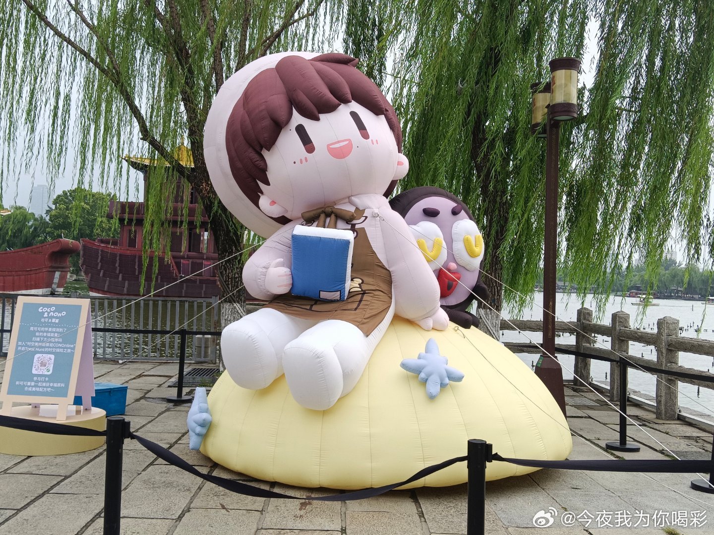 暴走两万步。济南神奇的一点是，很多景点附近都没有地铁，景点与景点之间却又是不远不