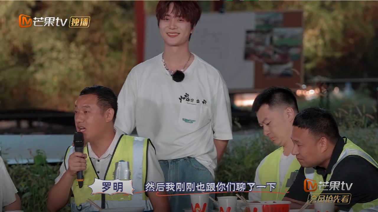 有一瞬间我甚至以为陆虎下去哭了才换的远远