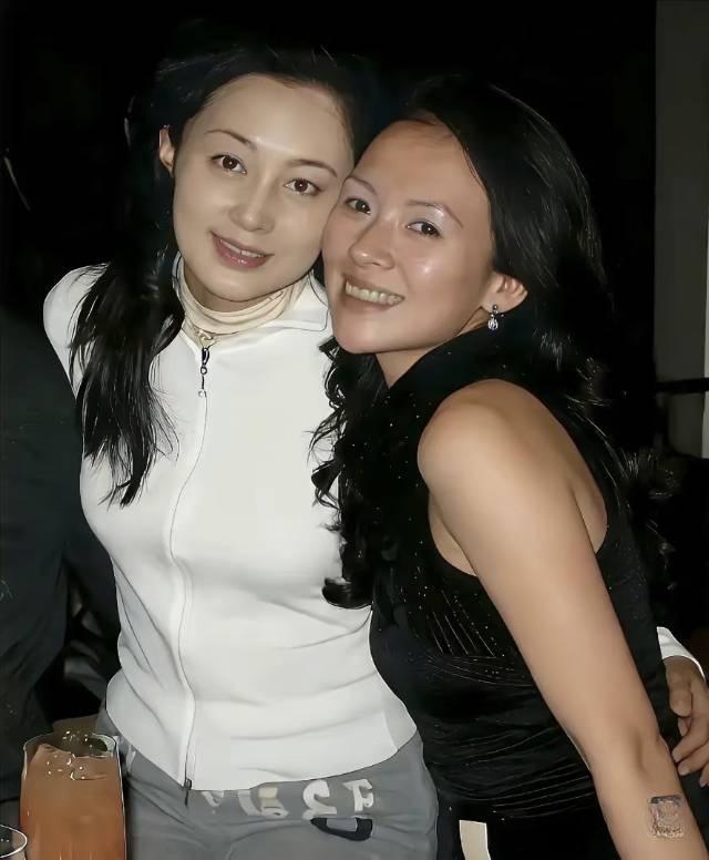 2008年，章子怡与陈红开心相聚的温馨合影娱乐八卦 高清美女