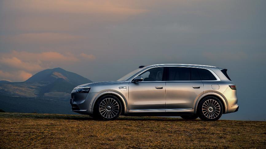 40万级“大型SUV”新答案：家庭要的不是噱头，是全场景智慧
当中国大型SUV从