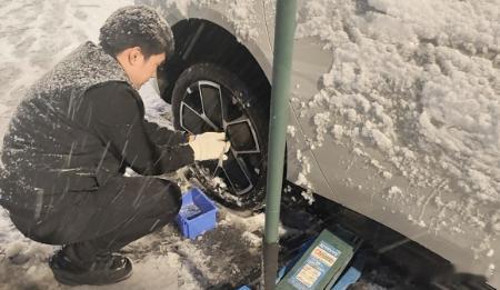 虽然停产但并不意味着一代SU7就会失去维修保障，小米官方的意思是，第一代SU7停