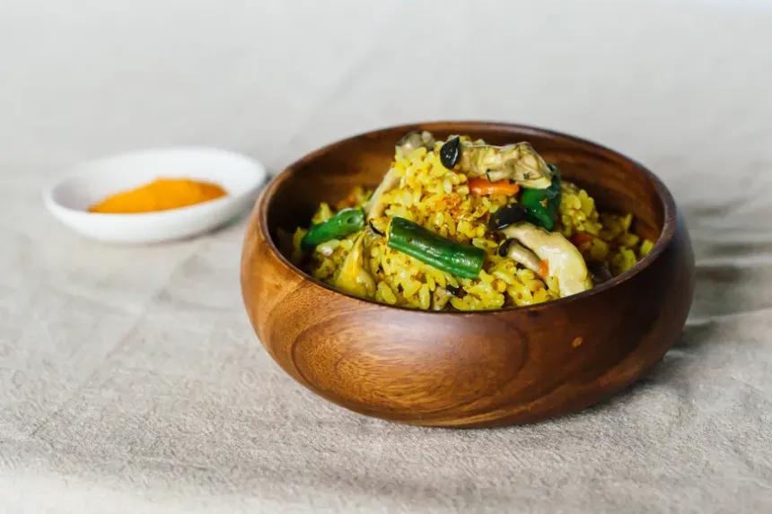 姜黄蔬菜藜麦饭

超简单电锅料理！所有食材放进电锅，再加上姜黄就完成了。最适合忙