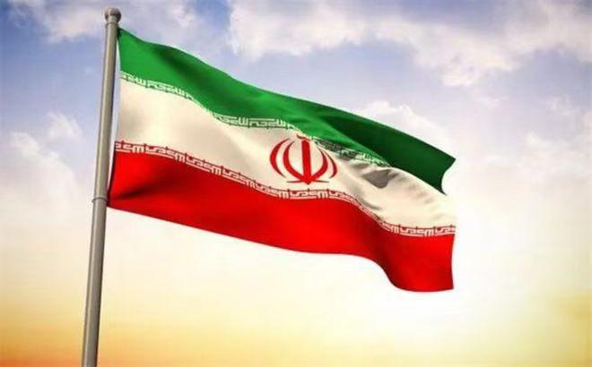 🇮🇷🔥🇮🇱
伊朗革命卫队表示，
以色列“使用空射弹道导弹”
袭击了“我
