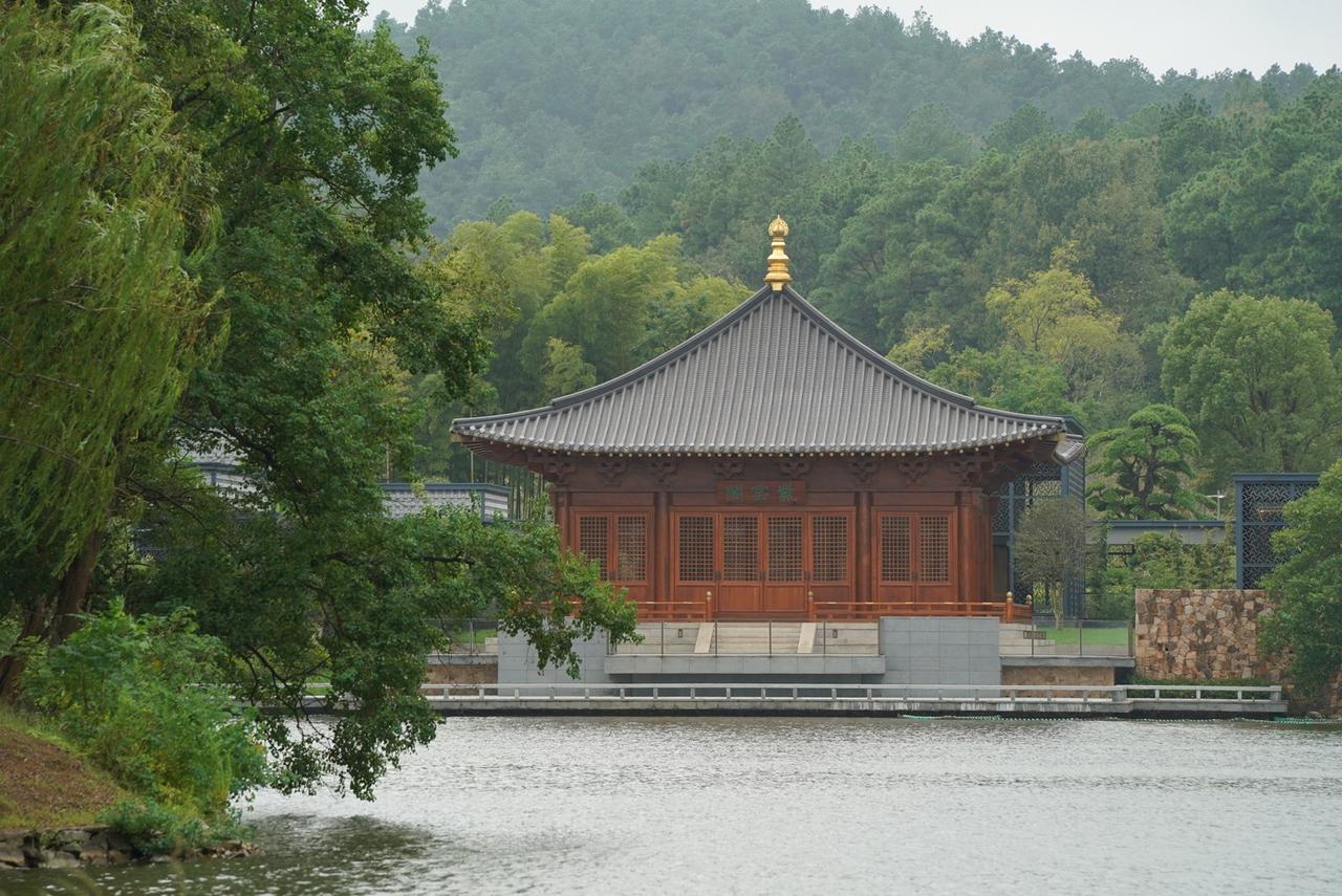 即便是各省市的“国宾馆”，也很难有1800亩的占地面积。常州紫云玄清酒店是这些年