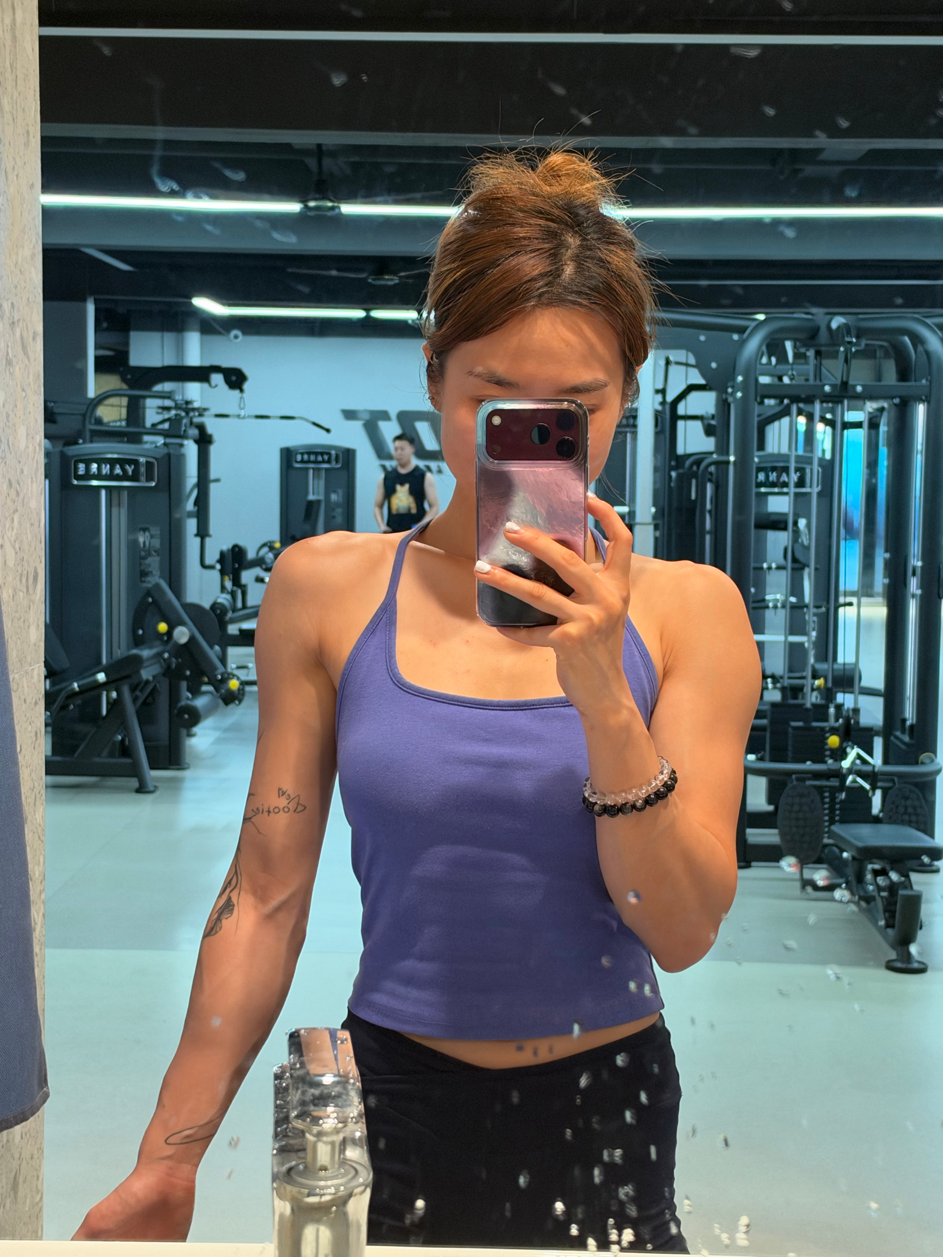 中午第一时间去健身房补上了～💪健身[超话]肌不可失练就有效 ​​​