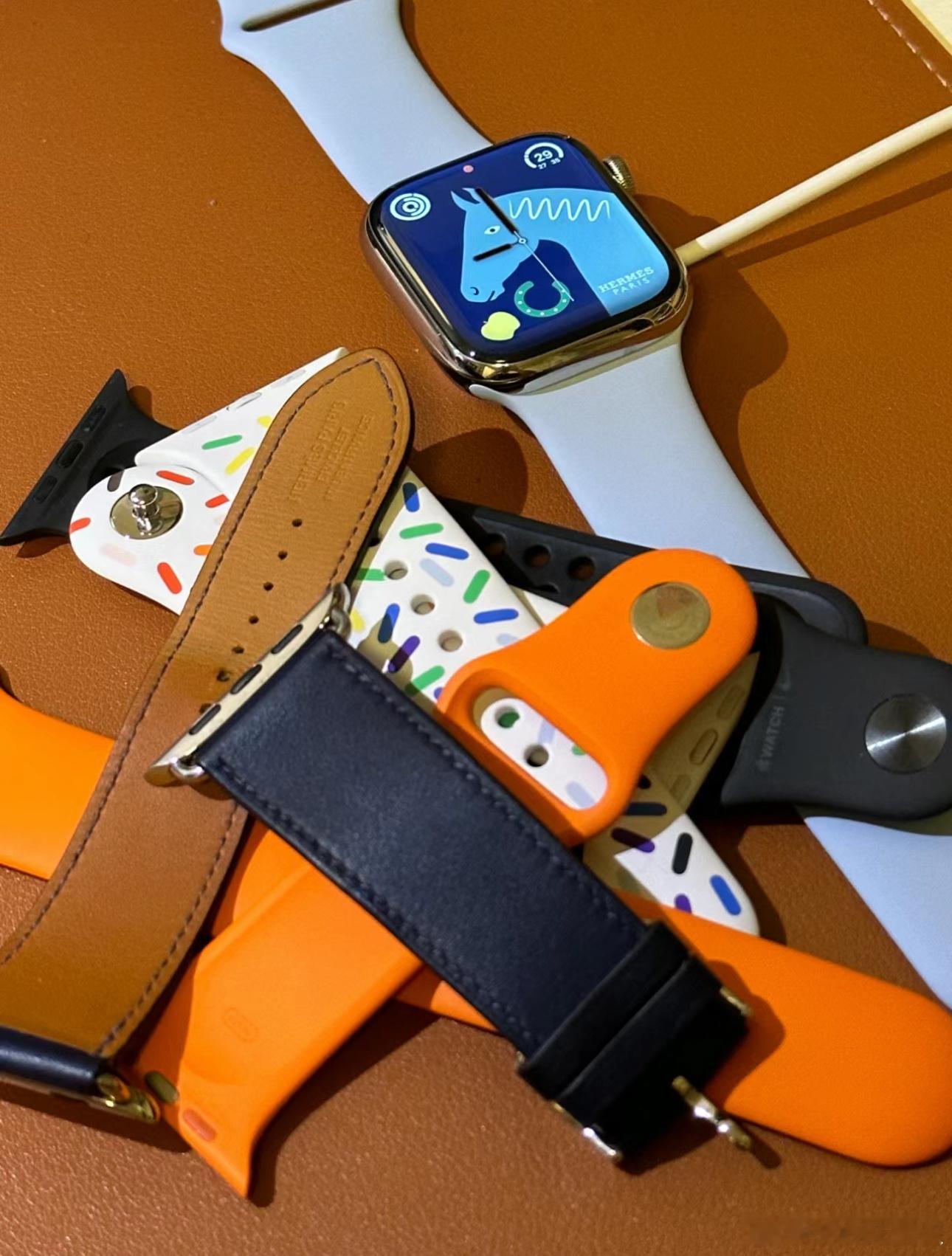 Apple Watch除了硅胶表带还能有什么能跟它一起走过炎炎夏天？想不出来了…