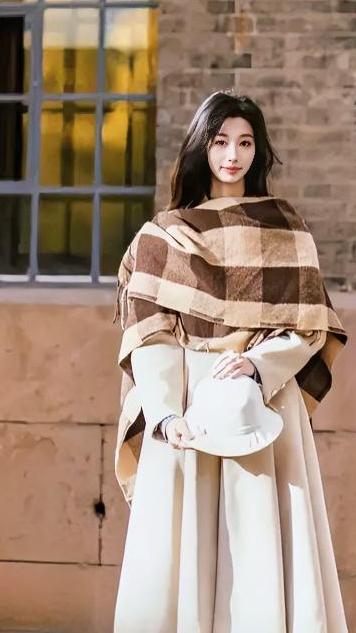 上联：寒风乍起红梅俏，诚求下联：[比心][比心][比心][比心][比心][比心]